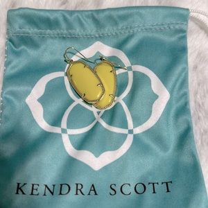 Kendra Scott Danielle earring in Yellow with gold